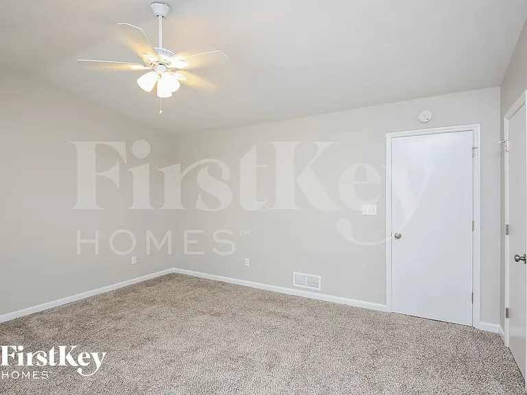 1121 Danube Trl — Photo 13