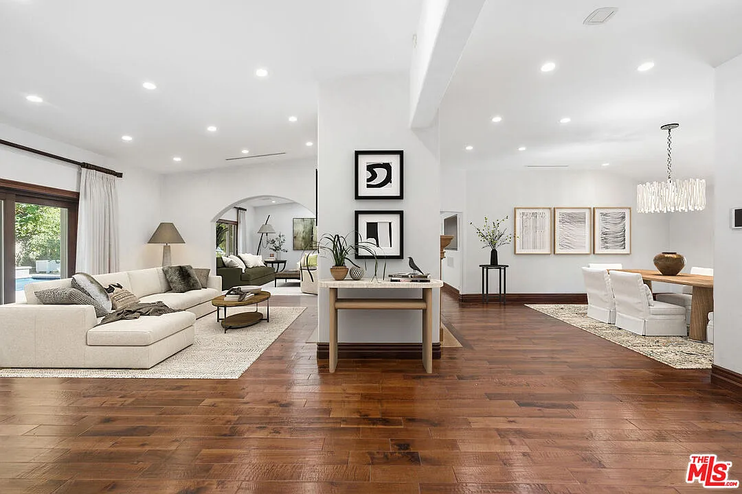 6 bed, 6.0 bath, 4853 sqft, $19,495 — Photo 3