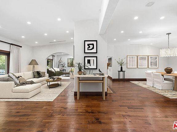 3rd image of 2108 San Ysidro Dr