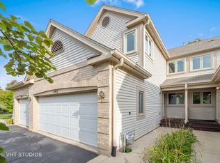 493 Doverton Ln, Fox River Grove, IL 60021