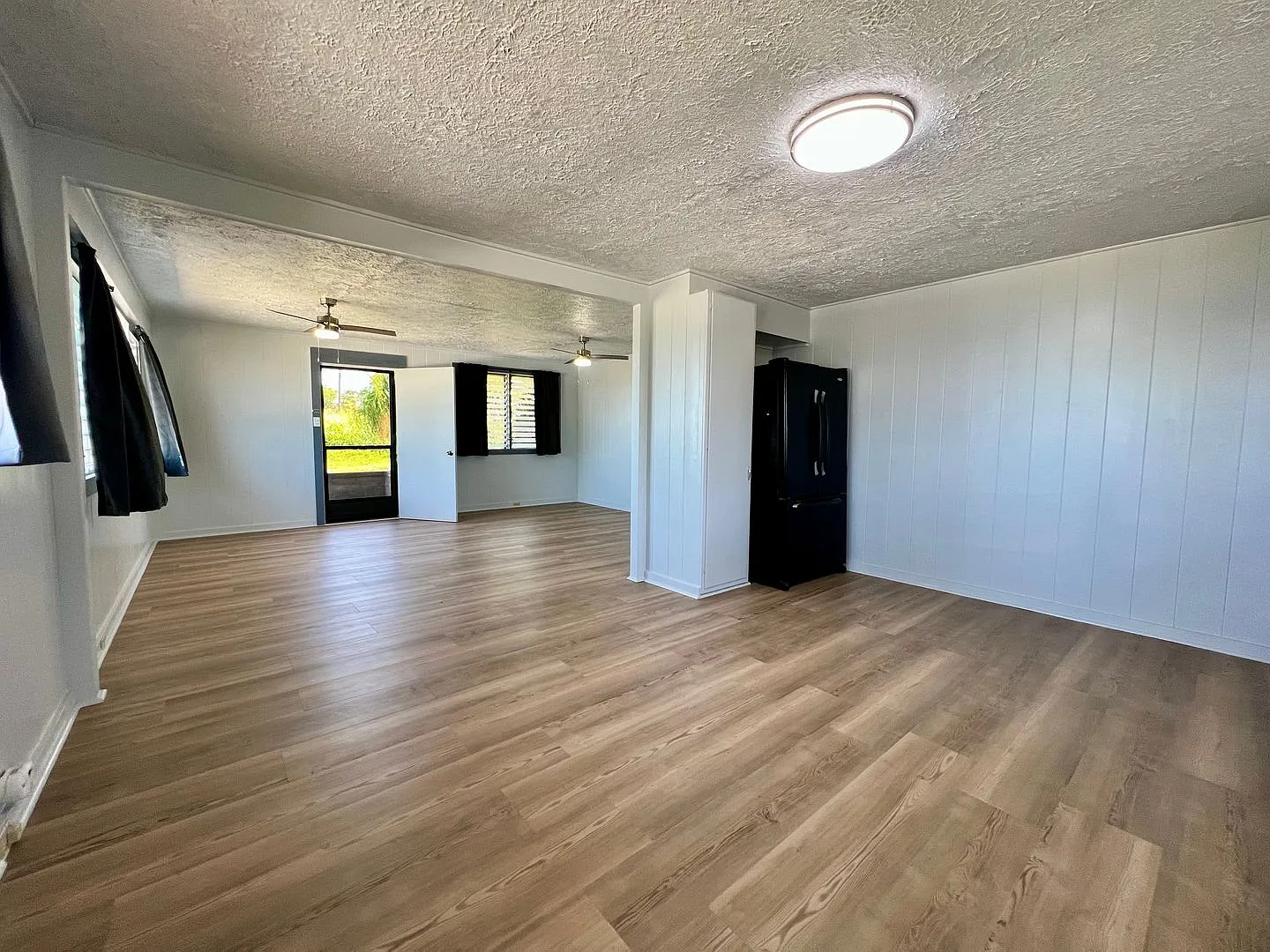 3 bedroom 1.5 bath in South Kona with a covered carport — Photo 2