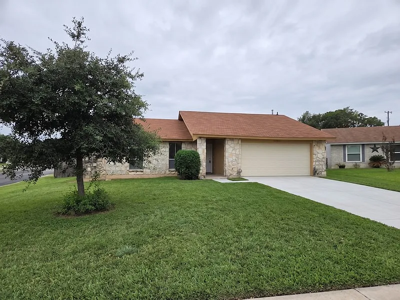 3 bed, 1062 sqft, $1,600 — Photo 3