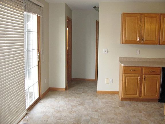 5th image of 129 Old Farm Mid Ct