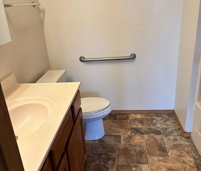109 E Luverne St #327 — Photo 4