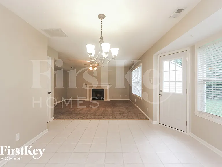 7203 Tresa Dr — Photo 6