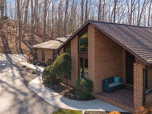 4th image of 2104 Highland Ridge Dr