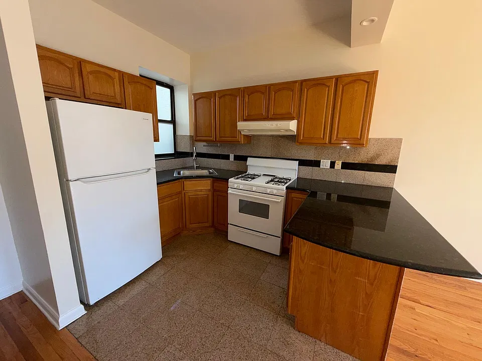 3505 Broadway #3