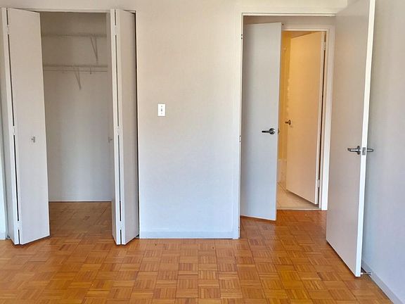 5th image of 138 Barclay Ave #6