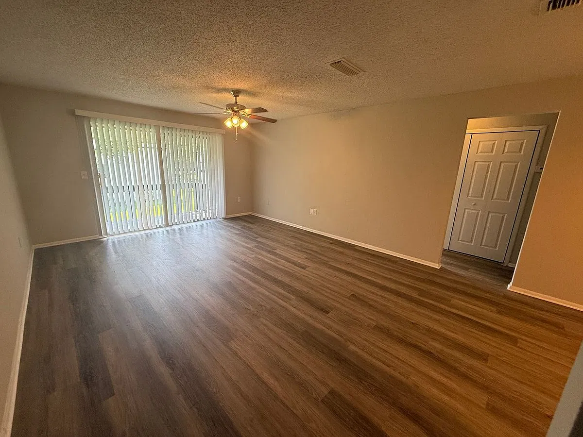 4209 S Semoran Blvd — Photo 3