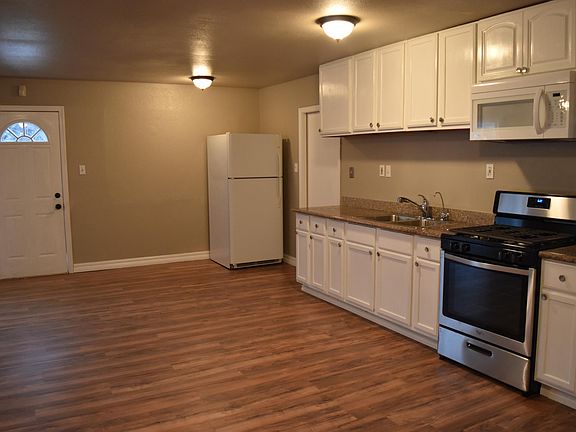 kitchen view (entrance)