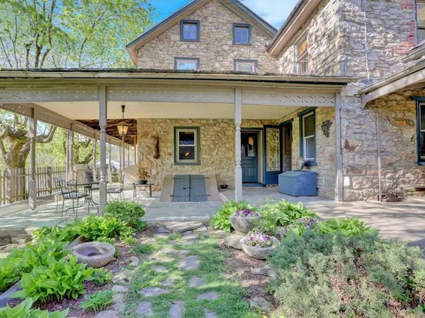 284 Crow Hill Rd, Barto, PA 19504