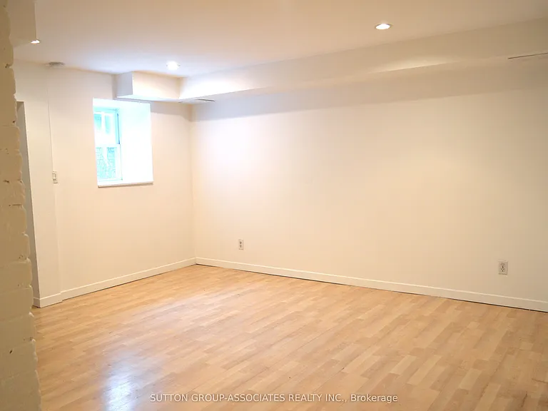 360 Sorauren Ave #BASEMENT — Photo 5