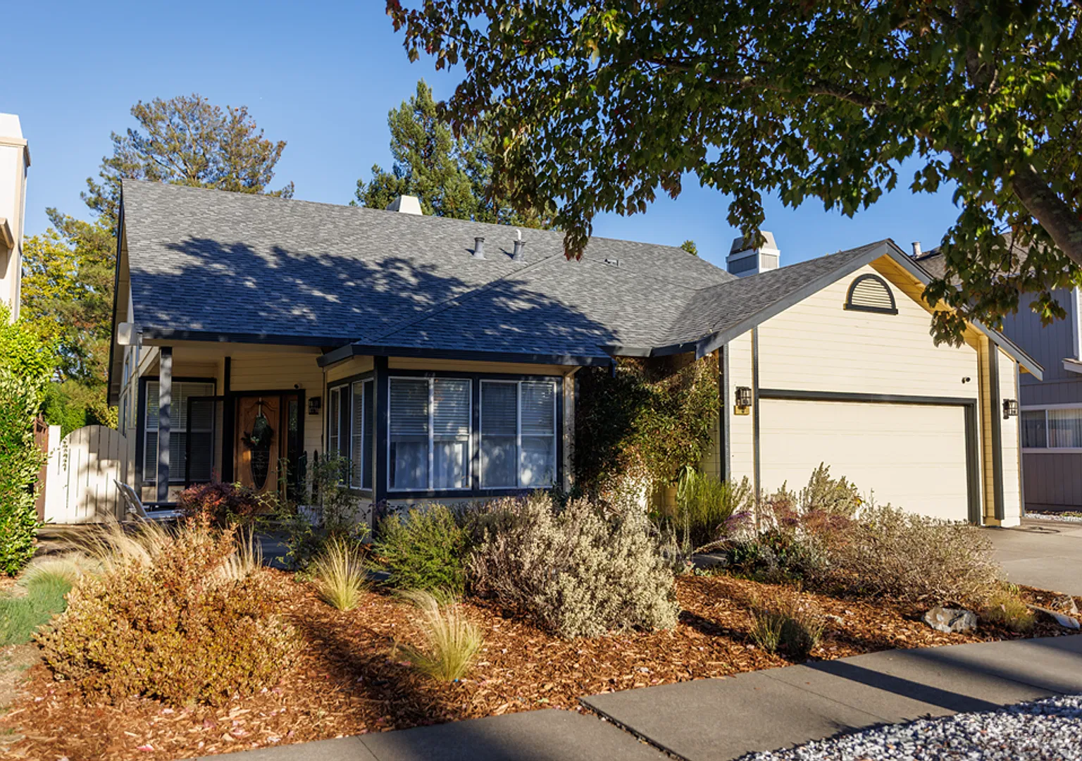 Beautiful 3-Bedroom Home in Napa's Desirable Vineyard Estates Neighborhood — Photo 1