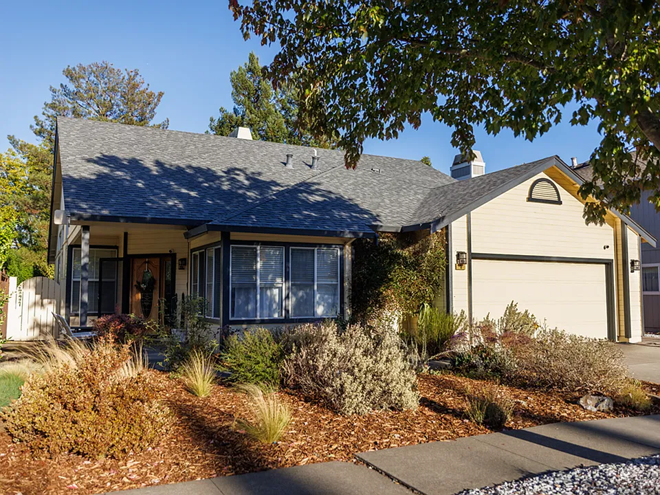 5 White Tail Dr