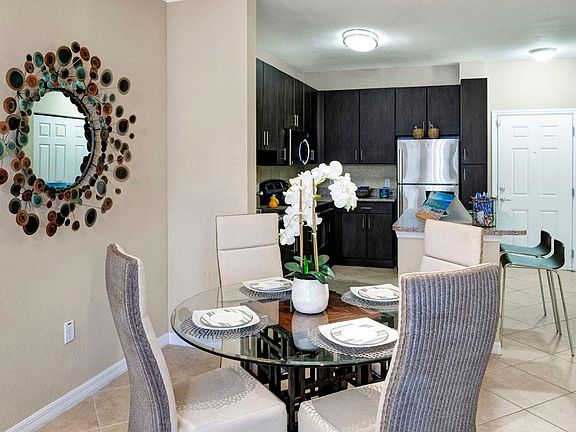 4th image of 10170 SW 7th St #111