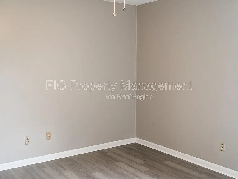 129 Hillcrest Dr #17 — Photo 8