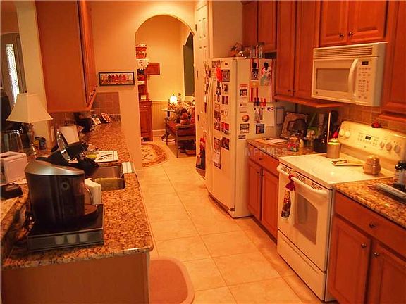 4th image of 2863 Dennis Ct