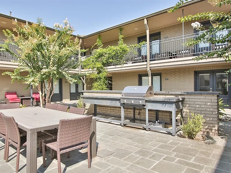1410 Hyde Park Blvd #101 — Photo 39