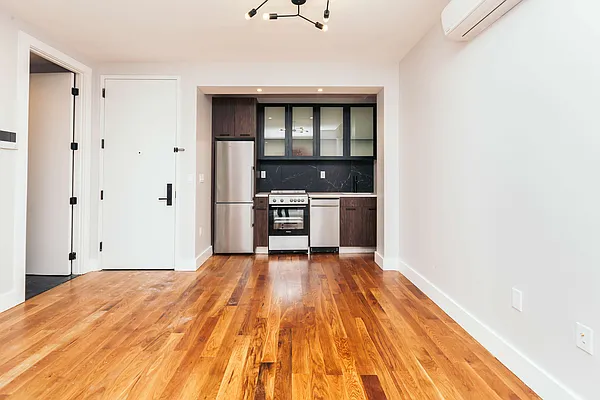 Rented by Nooklyn NYC LLC | media 30