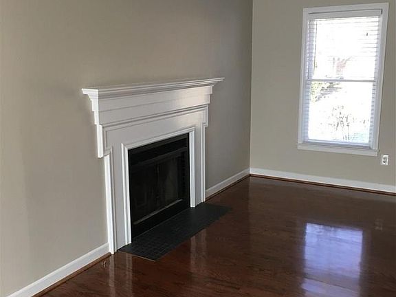 5th image of 230 E Broad St APT A
