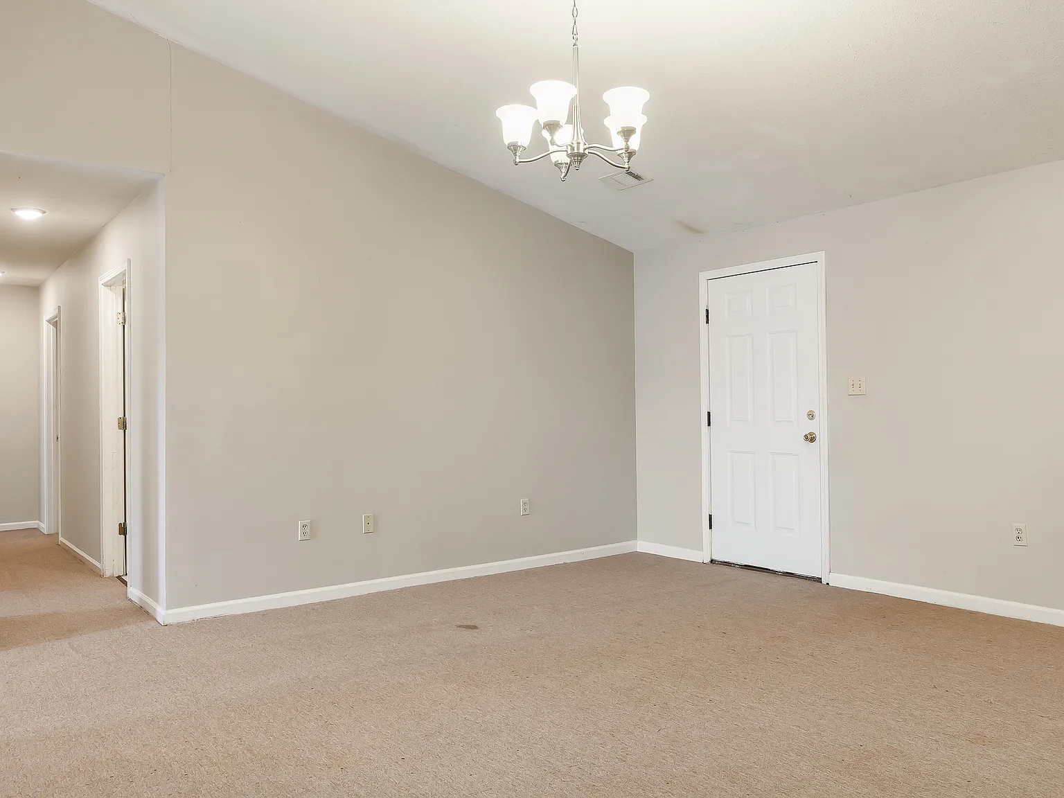 3 bed, 1180 sqft, $1,500 — Photo 3