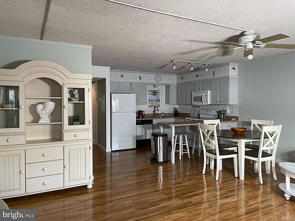 5th image of 10 129th St Unit 108