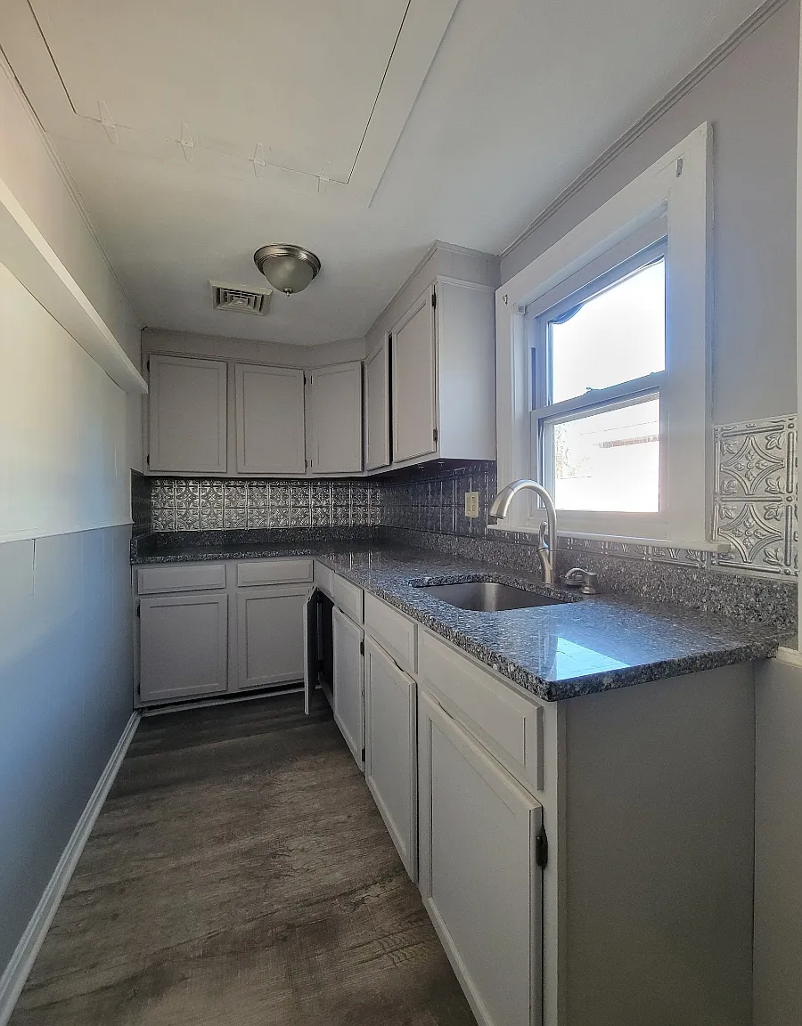 2 bed, 800 sqft, $1,925 — Photo 3