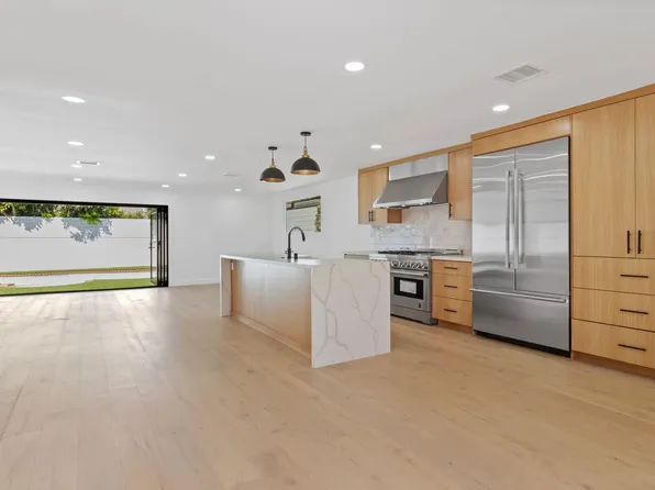 5261 Allott Ave, Van Nuys, CA 91401
