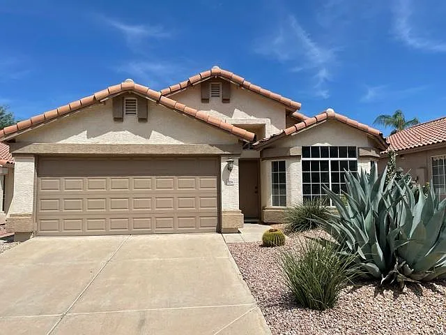 7254 E Camino Del Monte — Photo 2