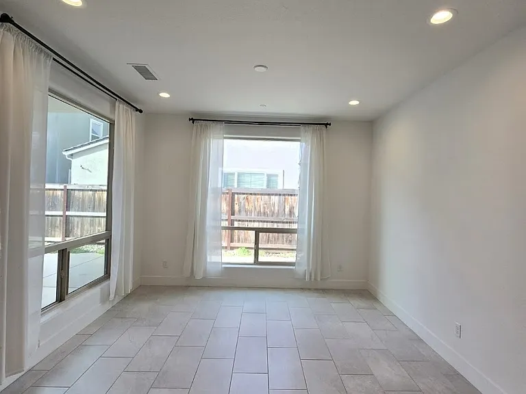 4324 Vineyard Dr — Photo 31