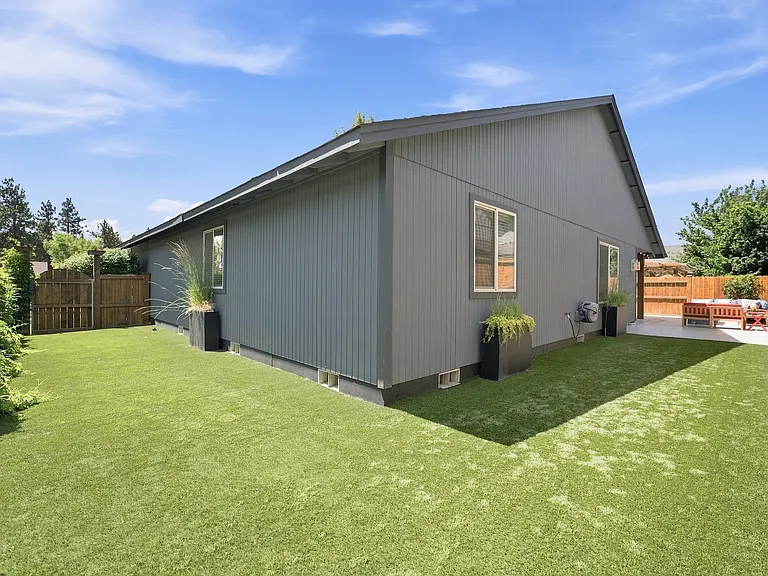 20577 Prospector Loop — Photo 36