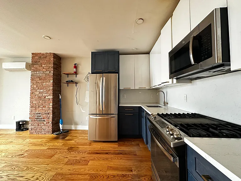 90-92 Graham St #2 — Photo 5