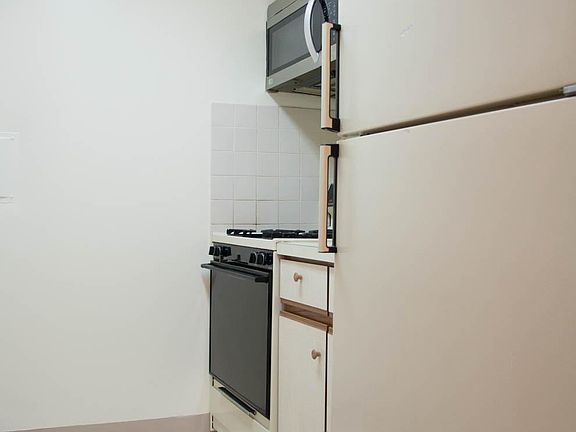 Kitchen area (2)