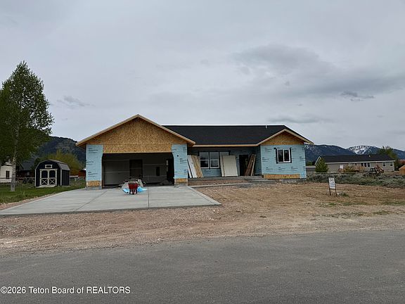 2nd image of 31 Brambleberry Dr