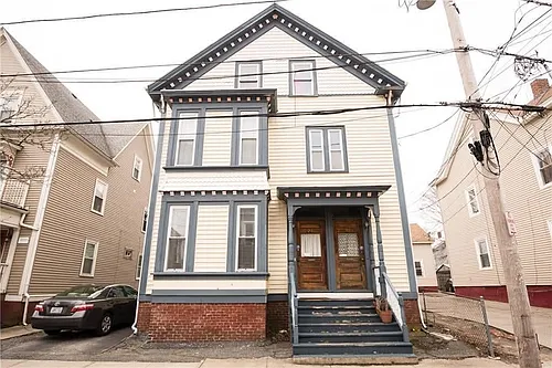 30 Violet St Photo 1