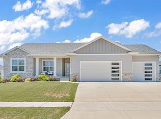 1181 Hickory Ridge Dr, Marion, IA 52302