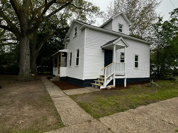 1135 Holt St, Muskegon, MI 49442