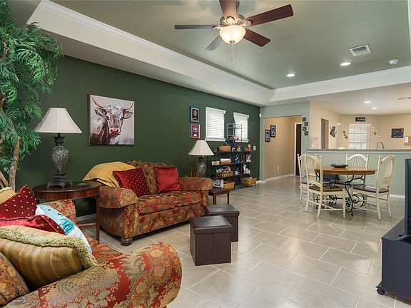 5th image of 619 Saguaro Way