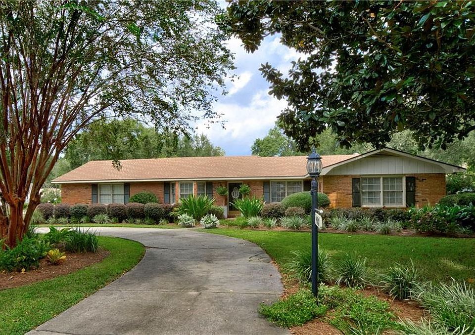 1st image of 498 Rivera Dr