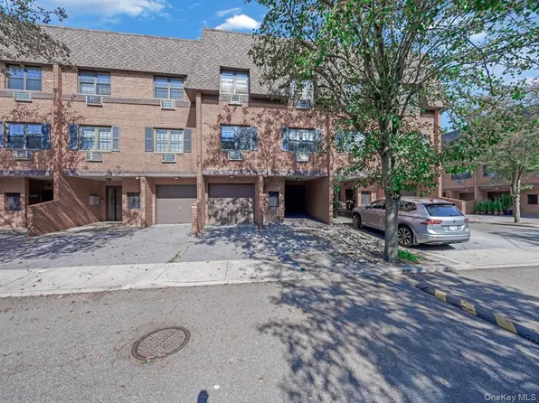21934 64th Avenue #337, Oakland Gardens, NY 11364