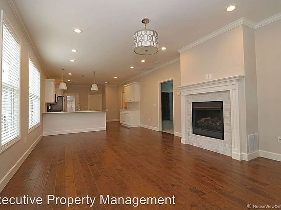 3rd image of 2560 Walden Blvd