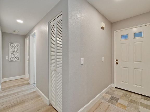 5th image of 1045 Foxchase Dr