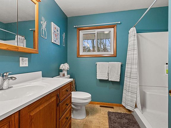 3rd image of 1011 PORT ROAD