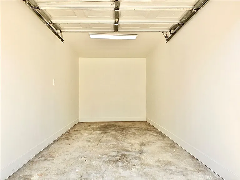 61 W Louise St #A — Photo 5