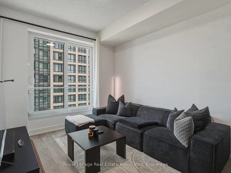 9 Mabelle Ave #3020 — Photo 7