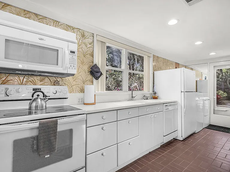 1321 Azalea Ave — Photo 11