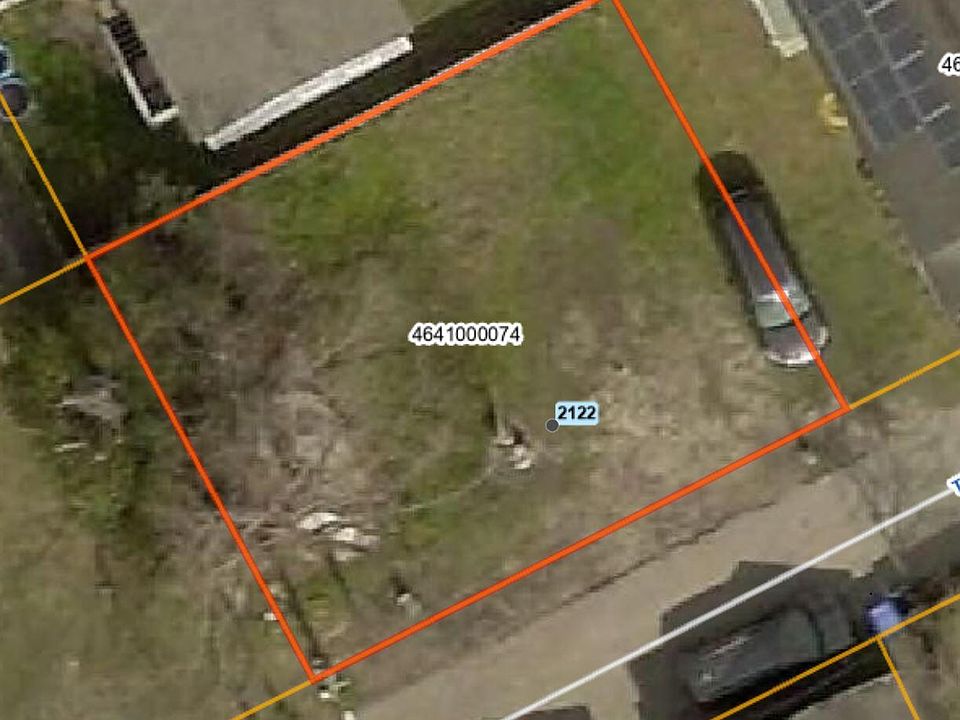 2nd image of 2122 Trescott St