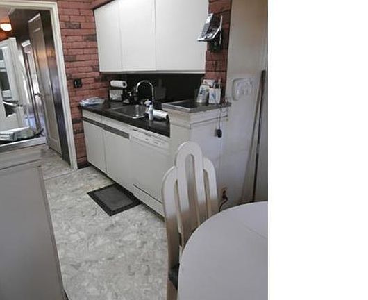 5th image of 2504 Wilson Ave