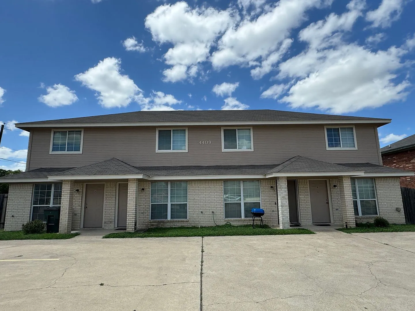 4409 Mattie Dr — Photo 2