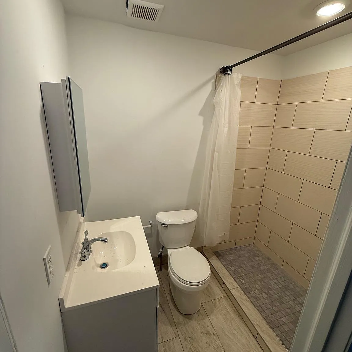 1 bed, 1.0 bath, 1000 sqft, $1,000 — Photo 3